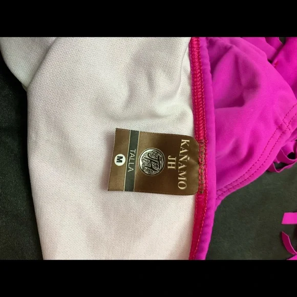 Bikini - Picture 3 of 3